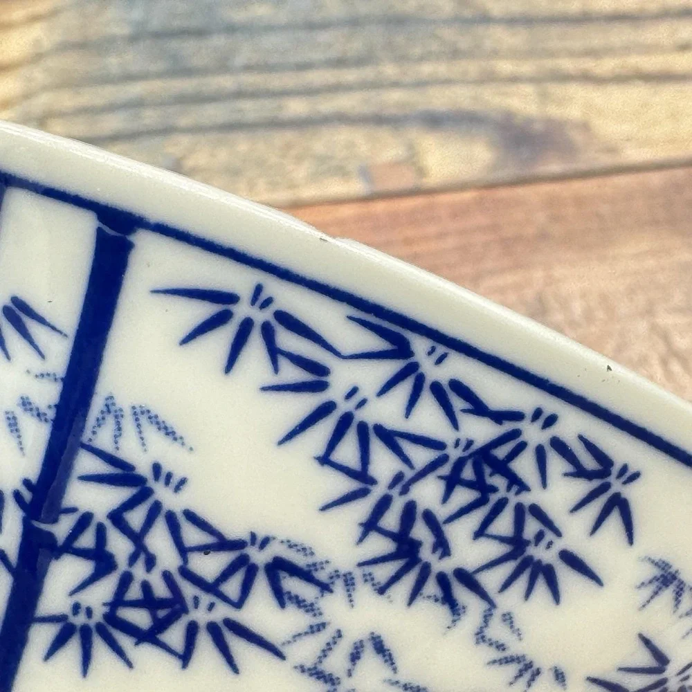 Set of 4 Vintage Japanese Rice Noodle Bowls Blue & White Porcelain Footed Bamboo